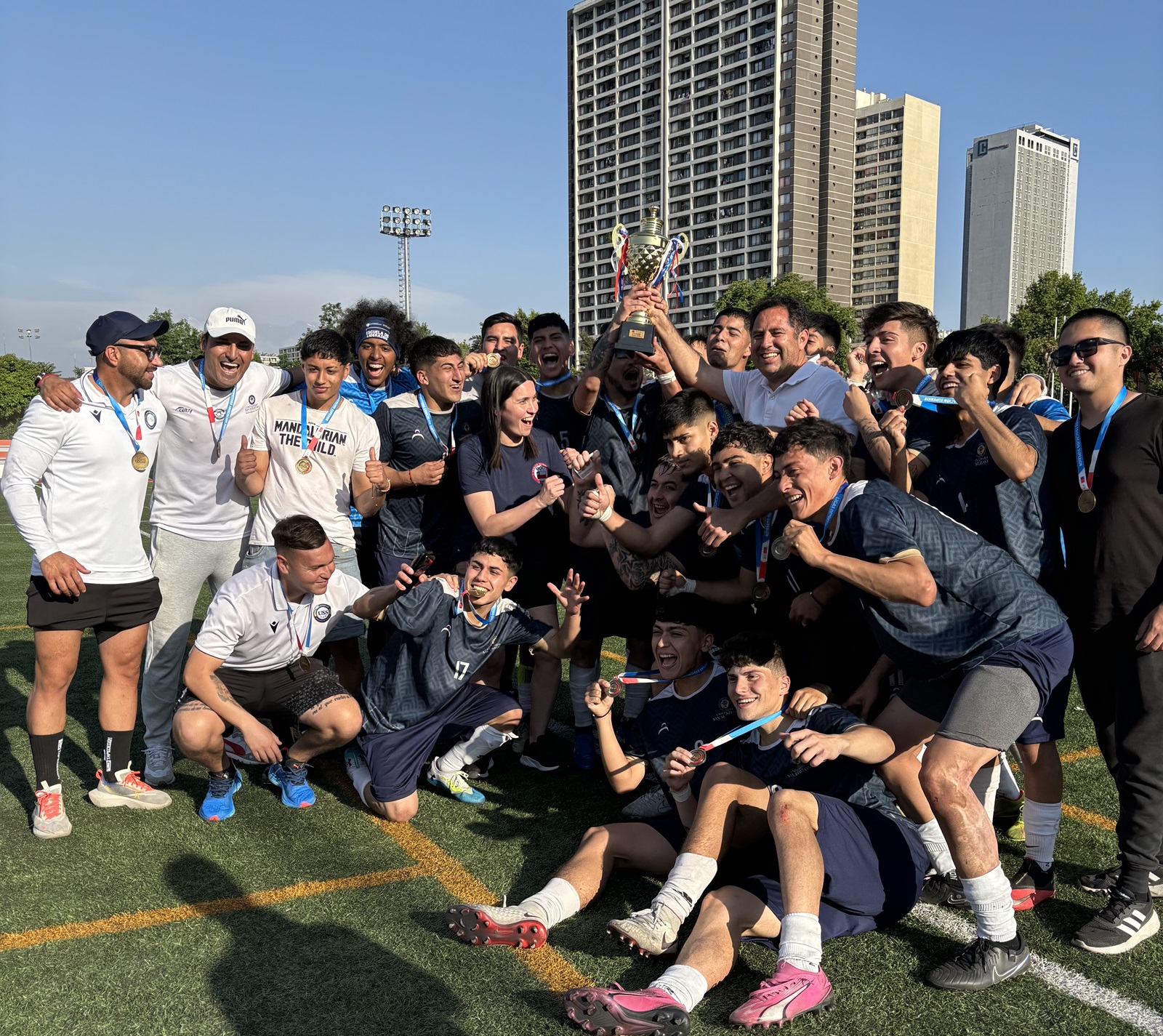 Fútbol USS corona el ascenso con el Título